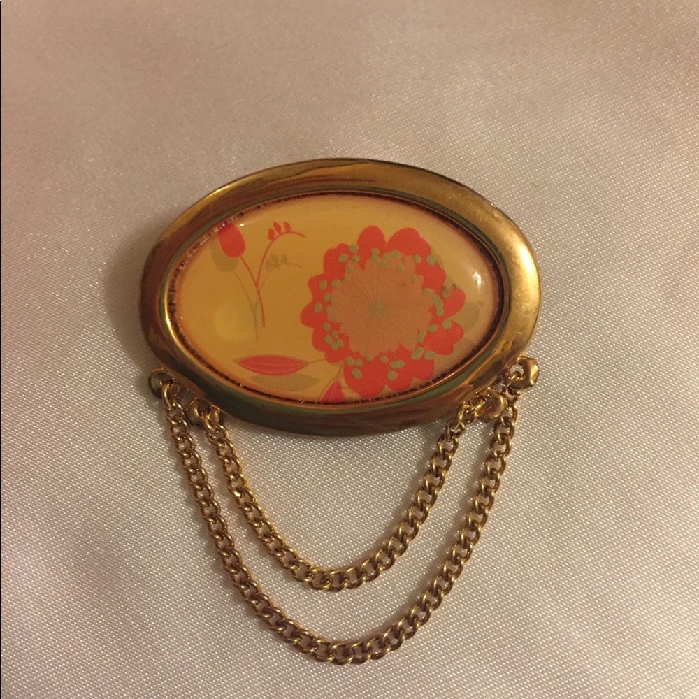 Vintage Brooch - Perfect for Mother’s Day!